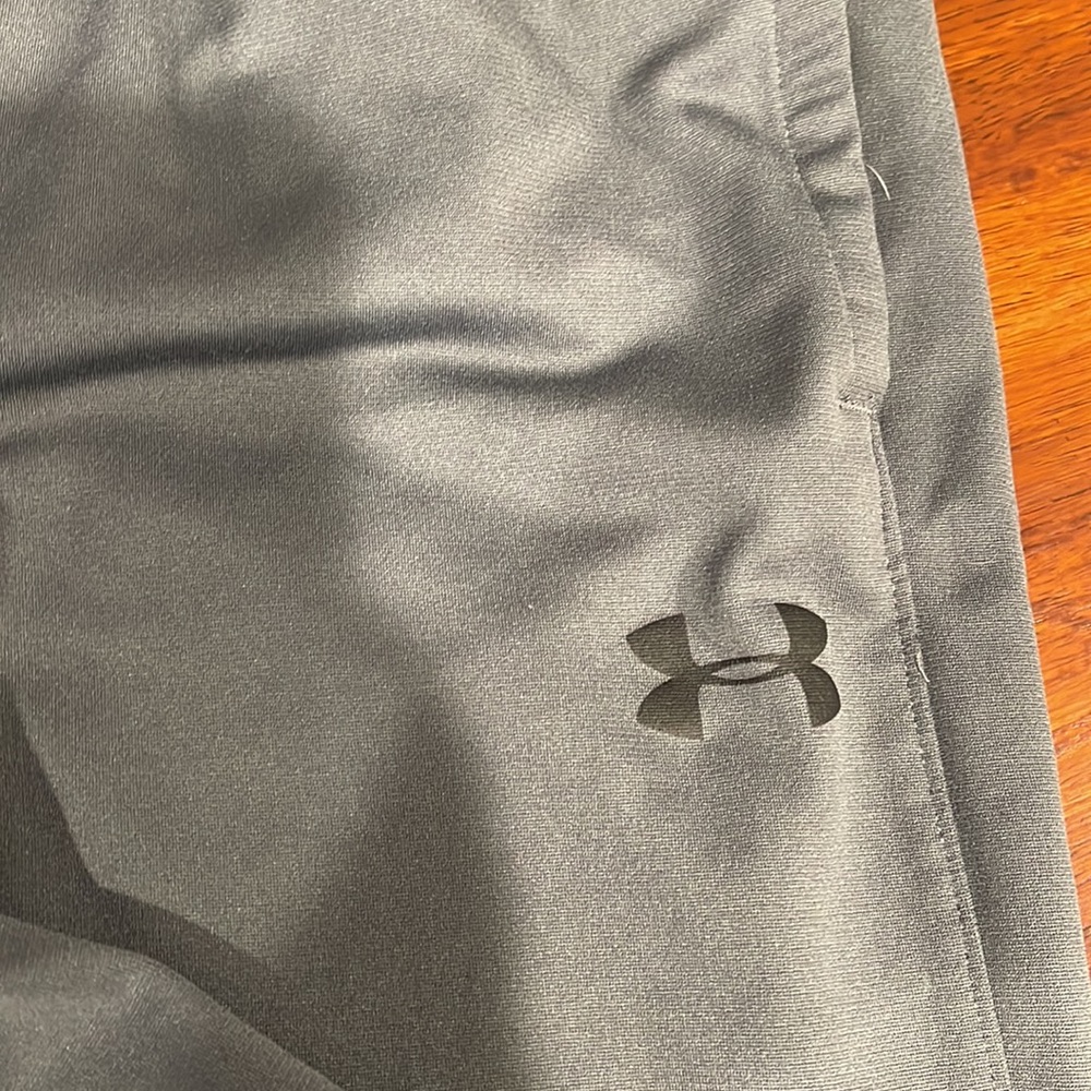 Under Armour - Picture 3 of 4